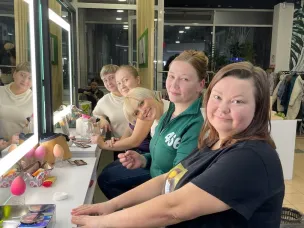 В преддверии Международного женского дня мы провели мастер-класс по макияжу для наших мам