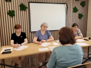 Поздравляем выпускников школы замещающих родителей